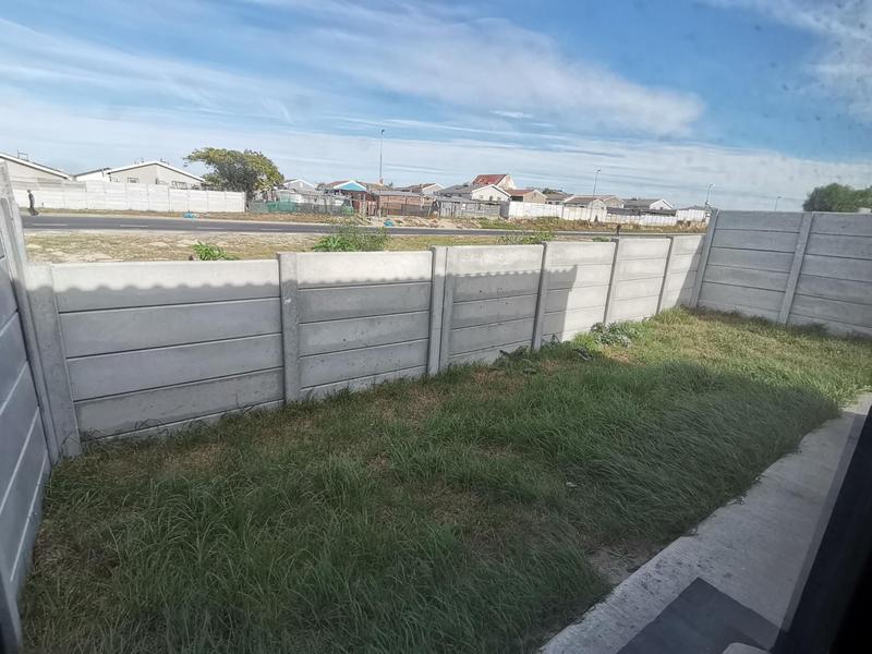 To Let 2 Bedroom Property for Rent in Austinville Western Cape